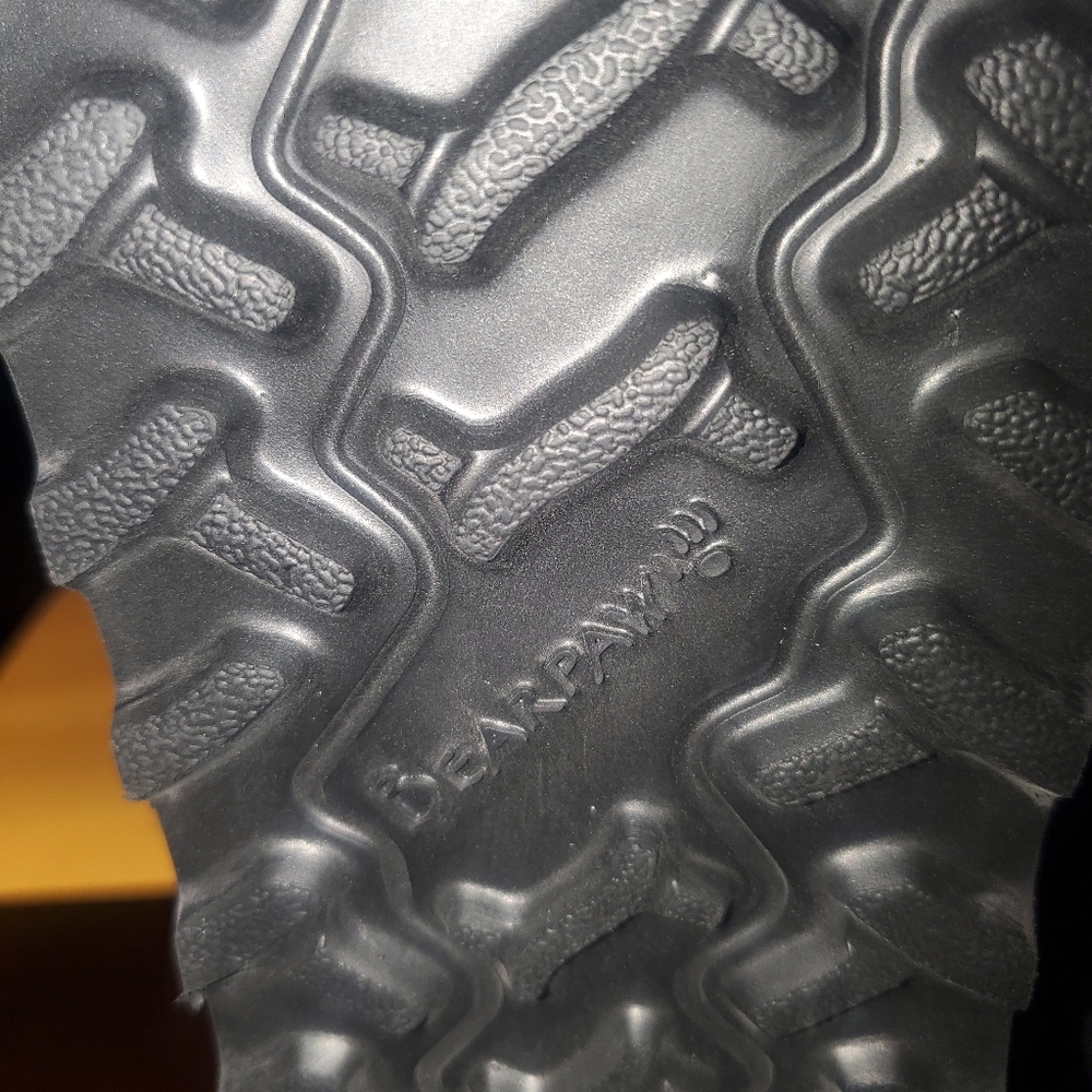 BOOTS - Picture 3 of 4